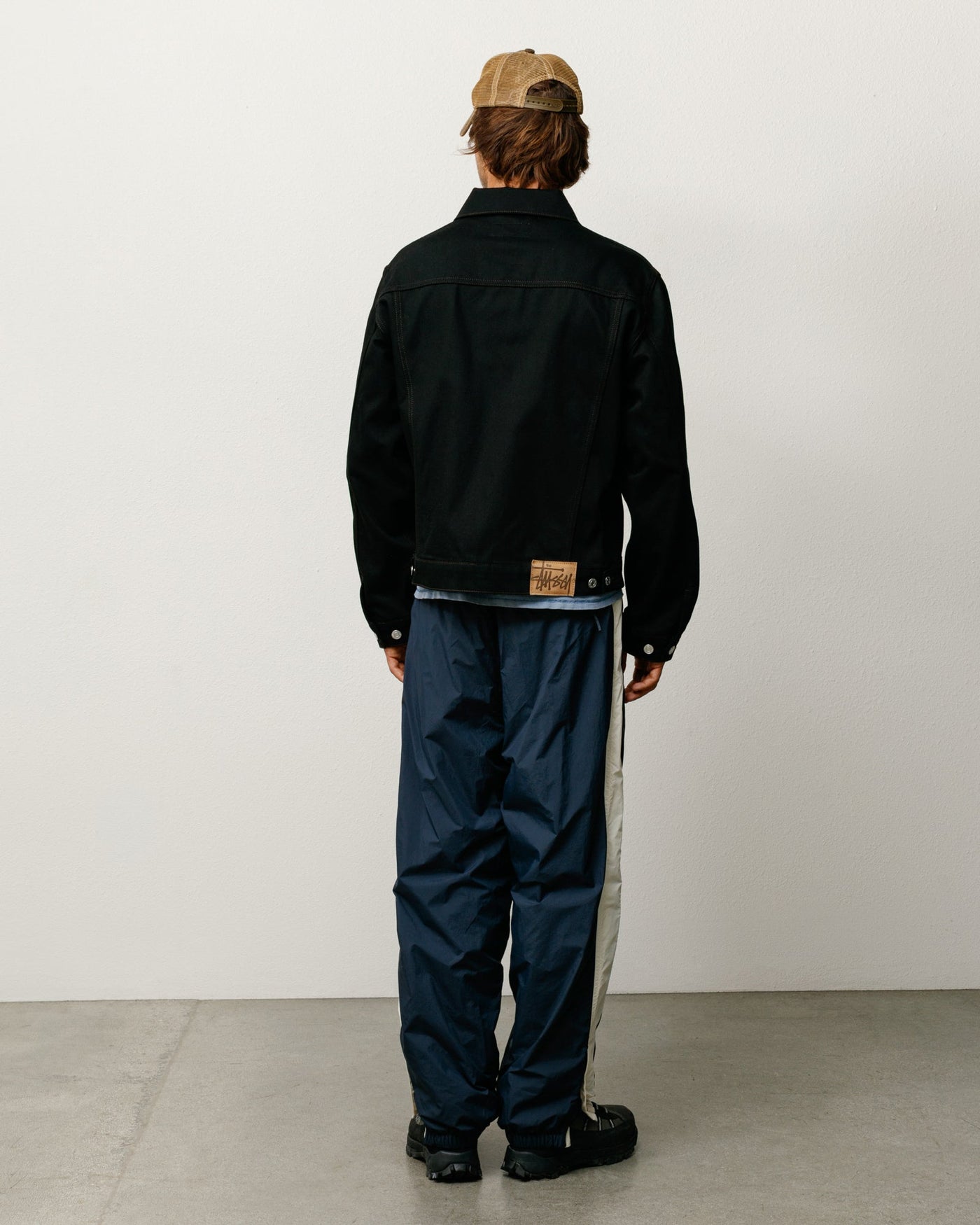 DENIM TRUCKER JACKET